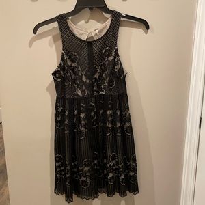 Great dress for a wedding! Size 2